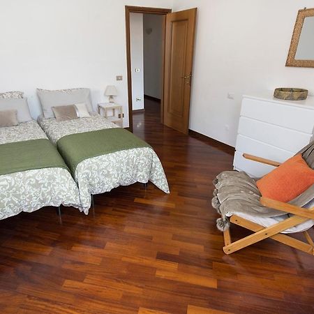 Casa Regina Apartment Salo Bagian luar foto