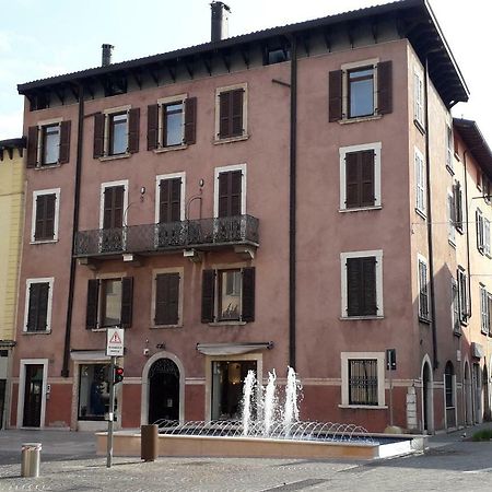 Casa Regina Apartment Salo Bagian luar foto