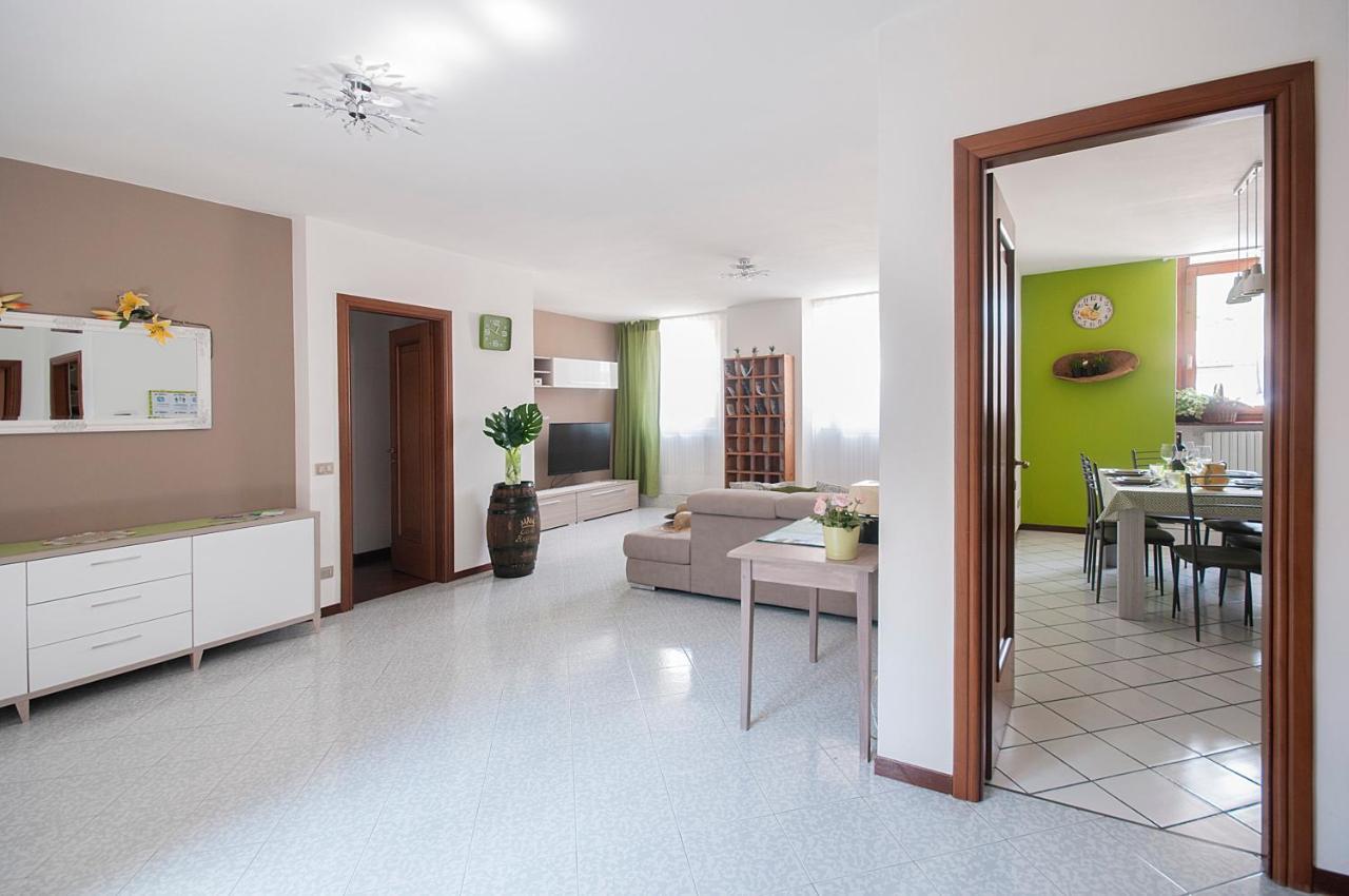 Casa Regina Apartment Salo Bagian luar foto