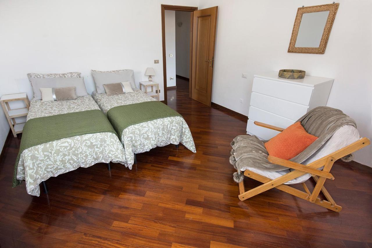 Casa Regina Apartment Salo Bagian luar foto