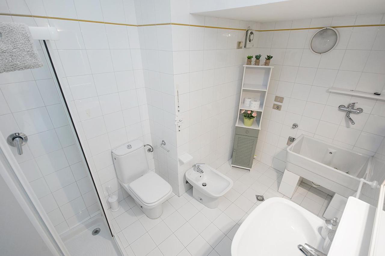 Casa Regina Apartment Salo Bagian luar foto