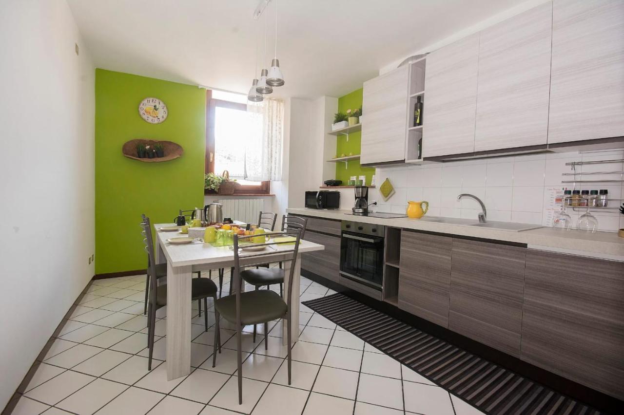 Casa Regina Apartment Salo Bagian luar foto