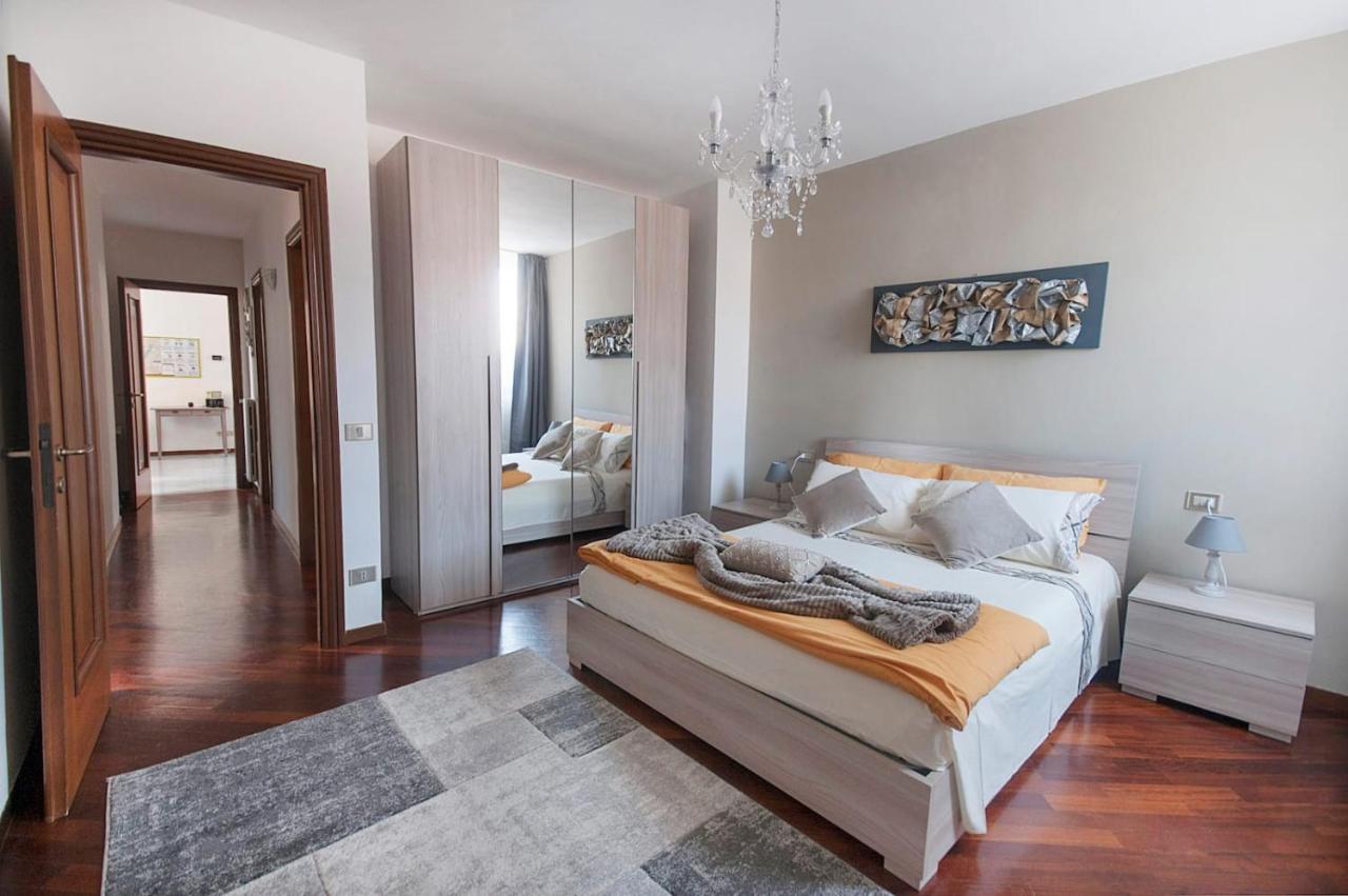 Casa Regina Apartment Salo Bagian luar foto