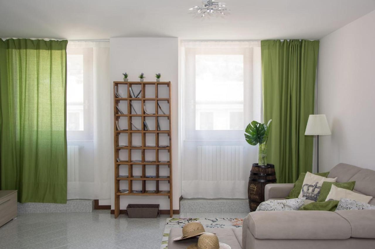 Casa Regina Apartment Salo Bagian luar foto