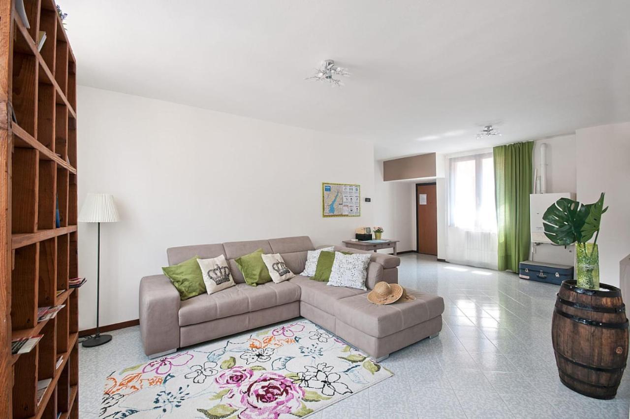 Casa Regina Apartment Salo Bagian luar foto